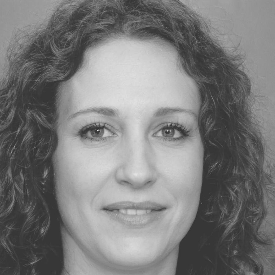 Corina Vasile - Director Executiv xalyphorino